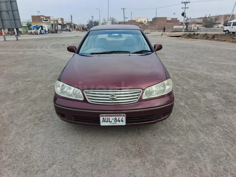 Nissan Sunny 2010