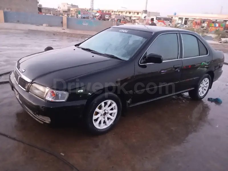 Nissan Sunny 2000