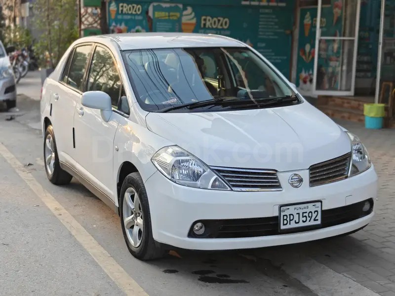 Nissan Tiida 2007