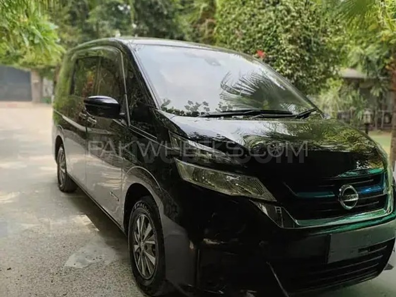 Nissan Serena 2018