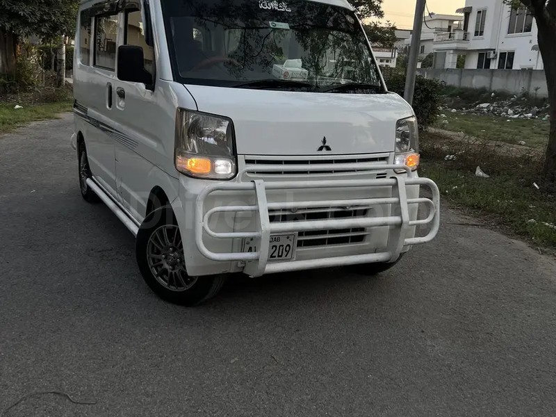 Mitsubishi Minicab Bravo 2018