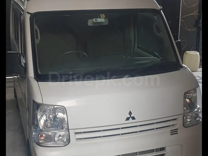 Mitsubishi Minicab Bravo 2018