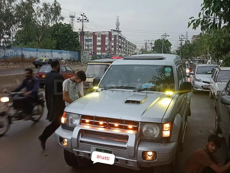 Mitsubishi Pajero 1991