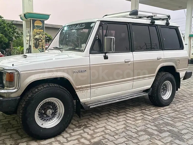 Mitsubishi Pajero 1986