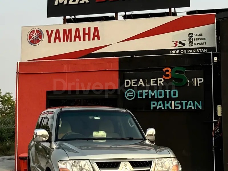 Mitsubishi Pajero 2004