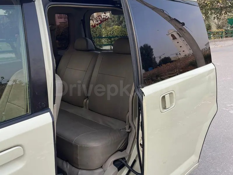 Mitsubishi Ek Wagon 2013