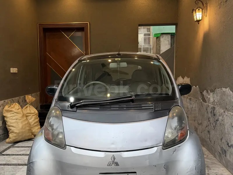 Mitsubishi I 2010