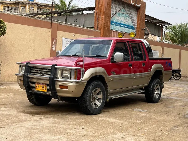 Mitsubishi L200 2003