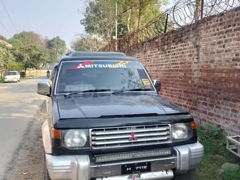 Mitsubishi Pajero 1992