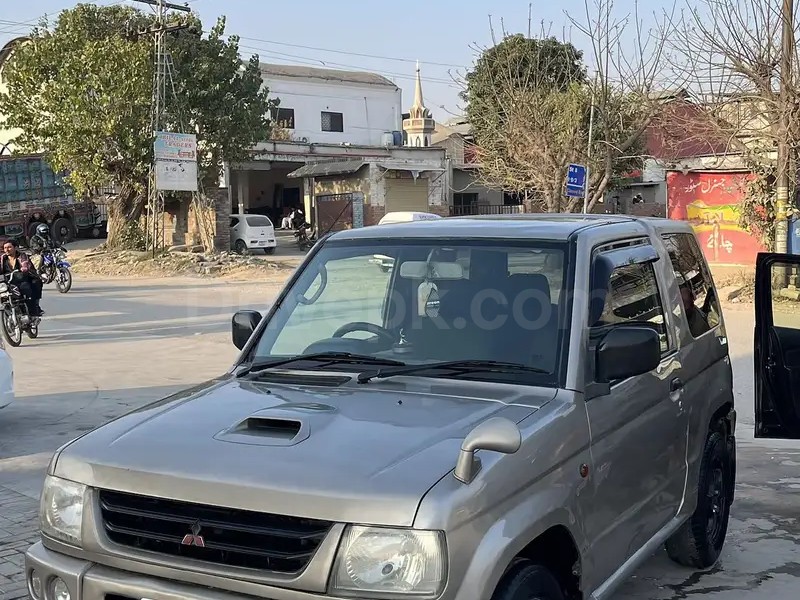 Mitsubishi Pajero Mini 2002