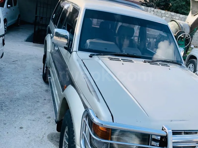 Mitsubishi Pajero 1993