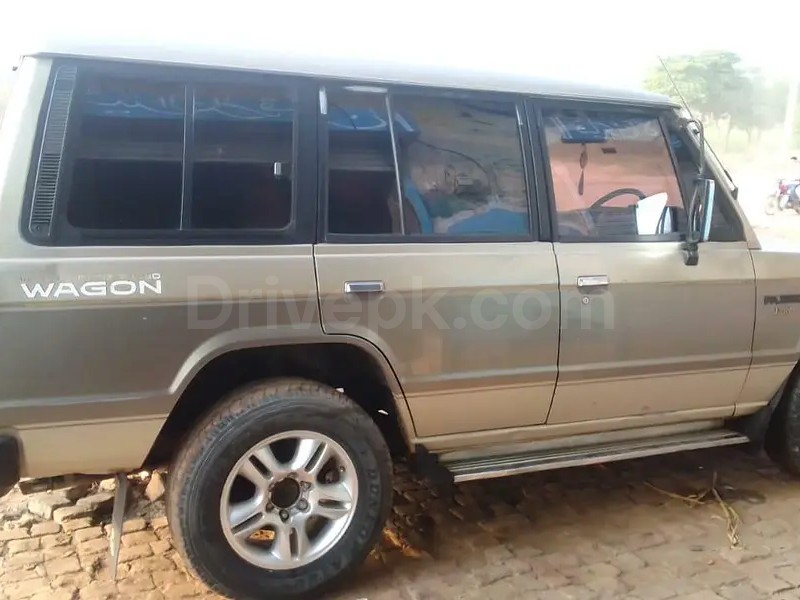 Mitsubishi Pajero 1987