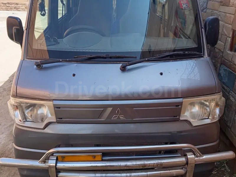 Mitsubishi Minicab Bravo 2012