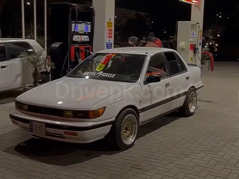 Mitsubishi Lancer 1990