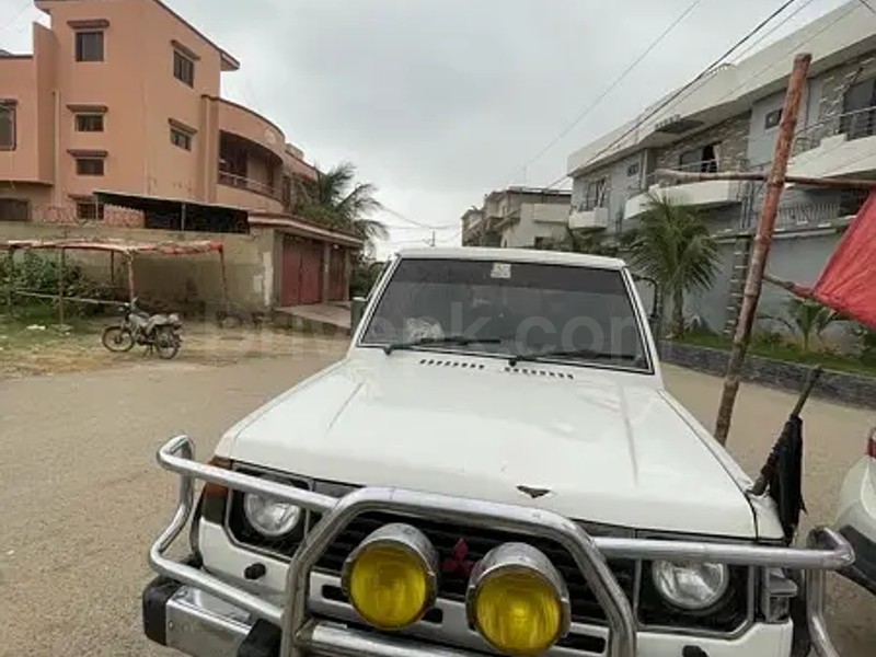 Mitsubishi Pajero 1989