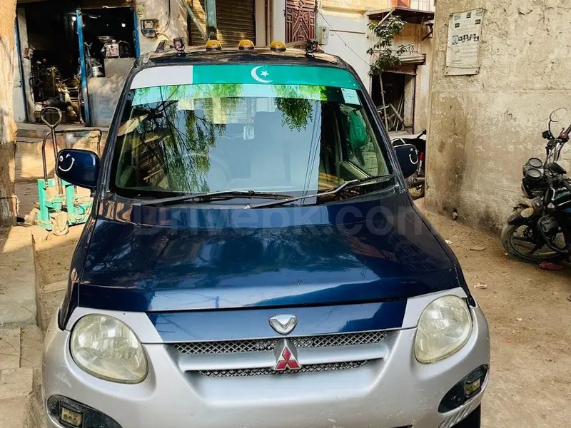 Mitsubishi Toppo 1998