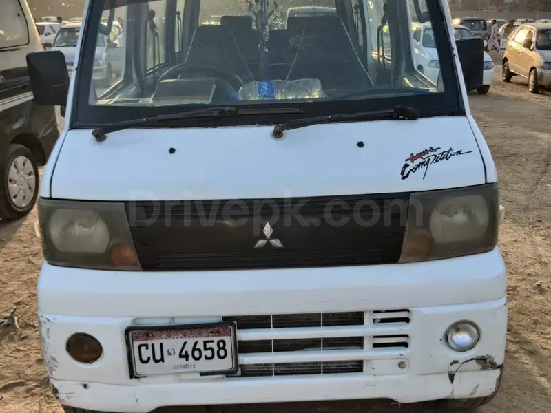 Mitsubishi Minicab Bravo 2009