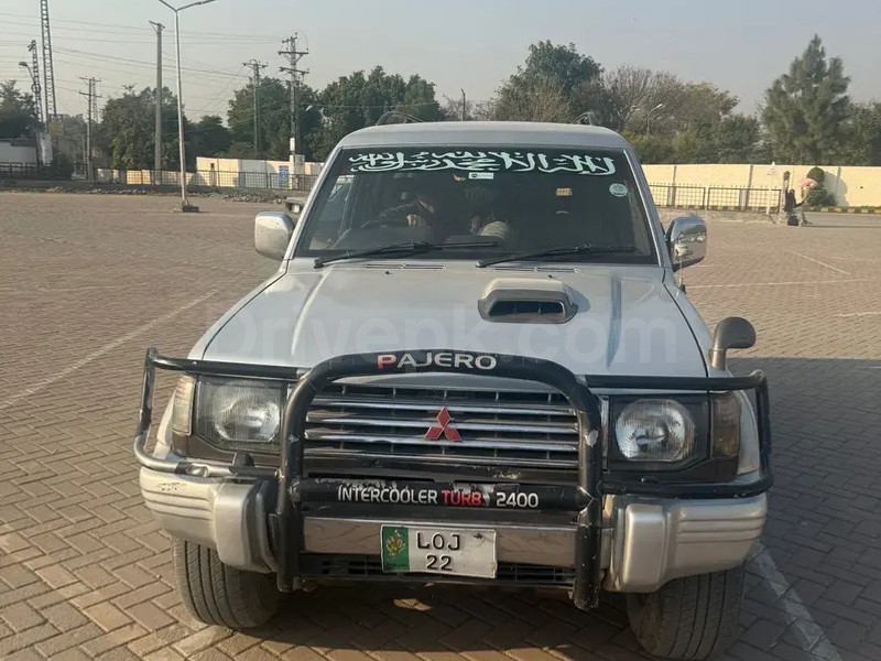 Mitsubishi Pajero 1992