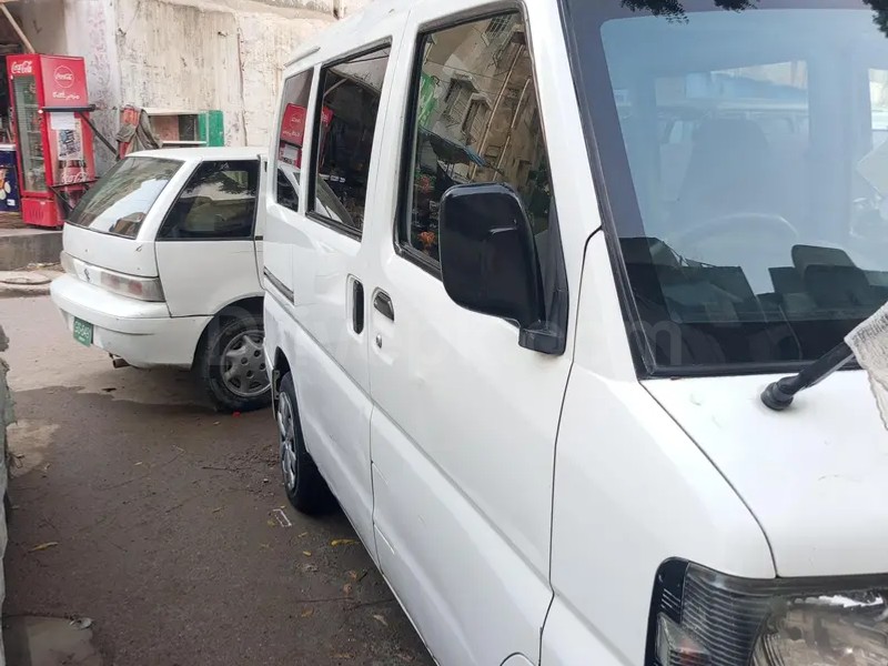 Mitsubishi Minicab Bravo 2011