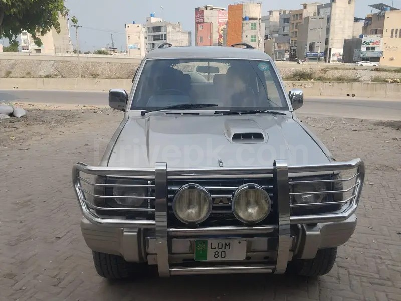 Mitsubishi Pajero 1992