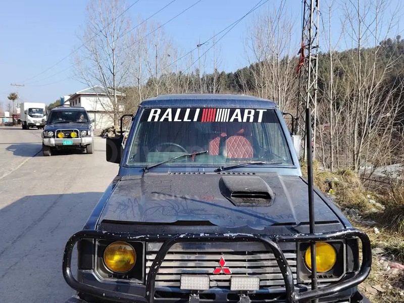 Mitsubishi Pajero 1988