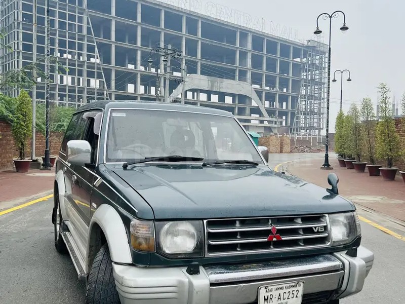 Mitsubishi Pajero 1992