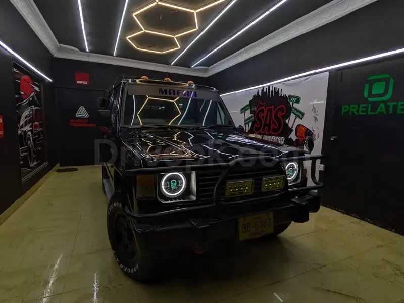 Mitsubishi Pajero 1986