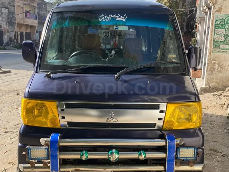 Mitsubishi Minicab Bravo 2015