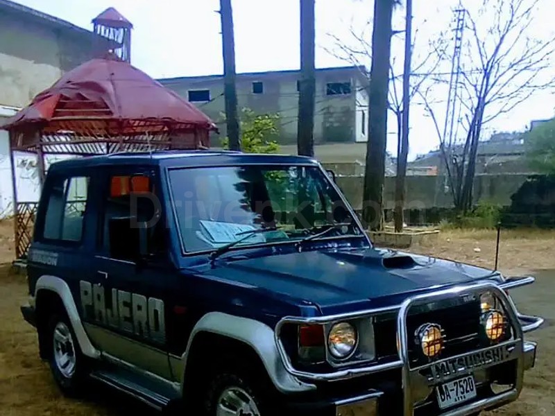 Mitsubishi Pajero 1986