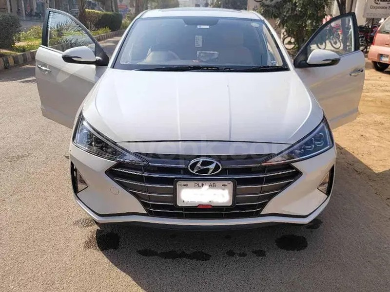 Hyundai Elantra 2022