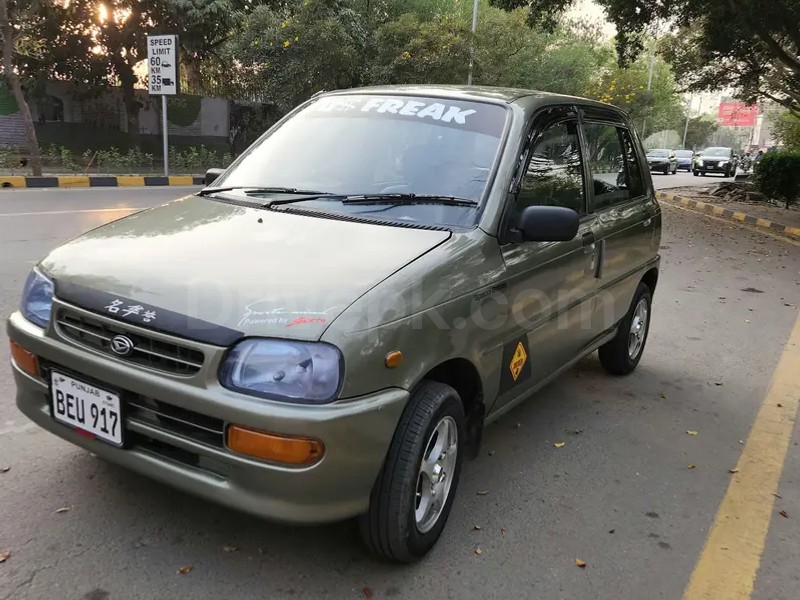 Daihatsu Cuore 2003