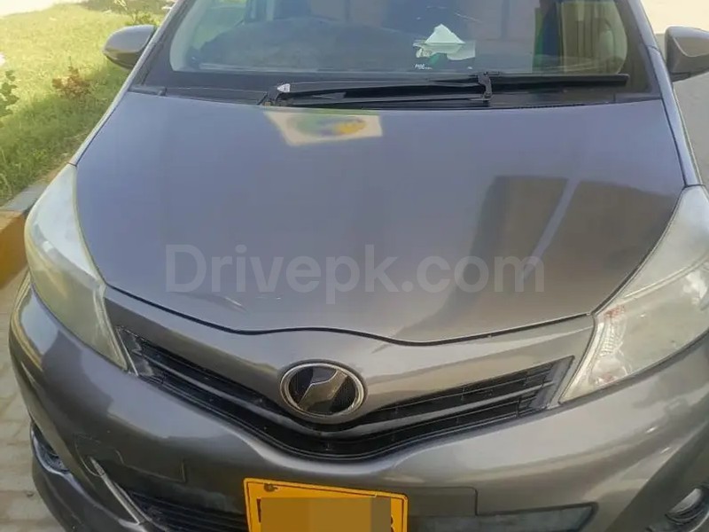 Toyota Vitz 2012