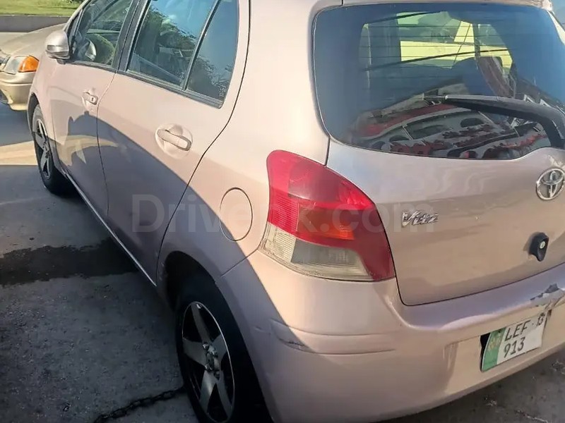 Toyota Vitz 2010