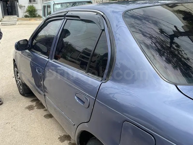 Toyota Corolla XE 2001