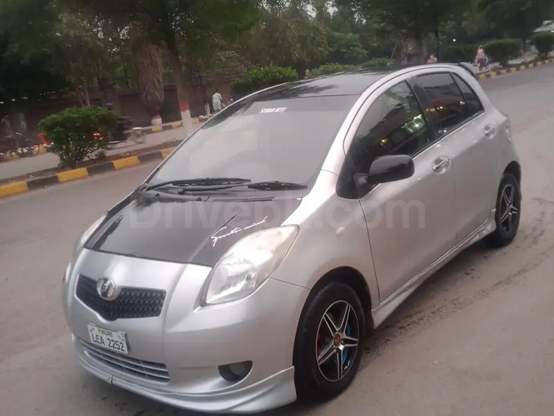 Toyota Vitz 2010