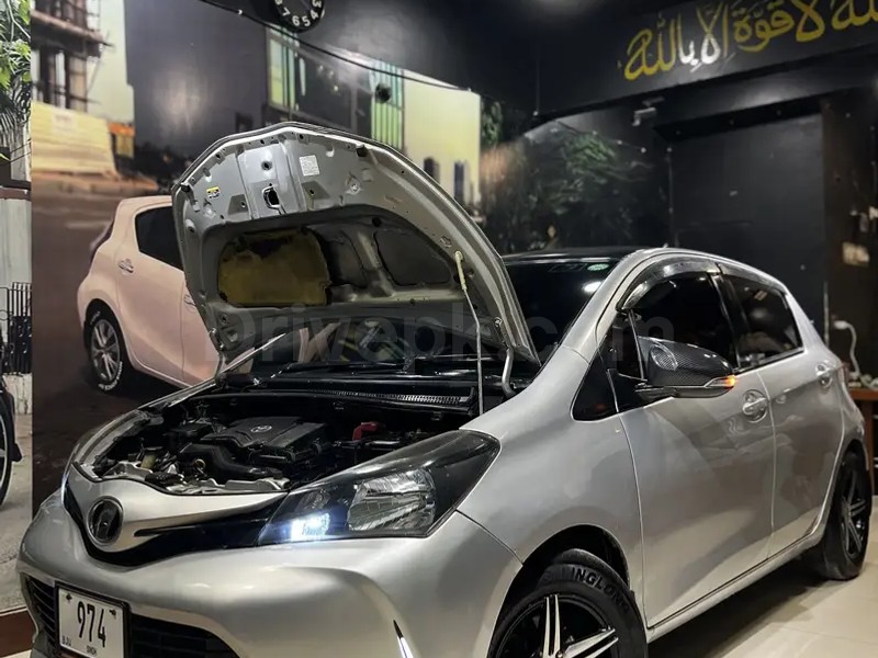 Toyota Vitz 2014