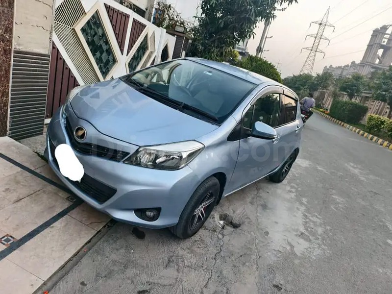 Toyota Vitz 2011