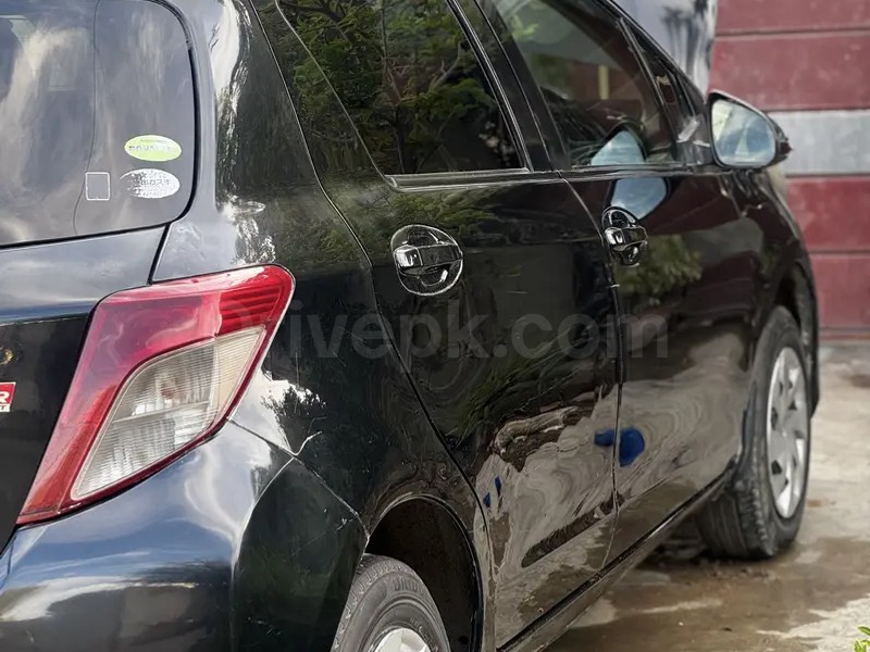 Toyota Vitz 2016