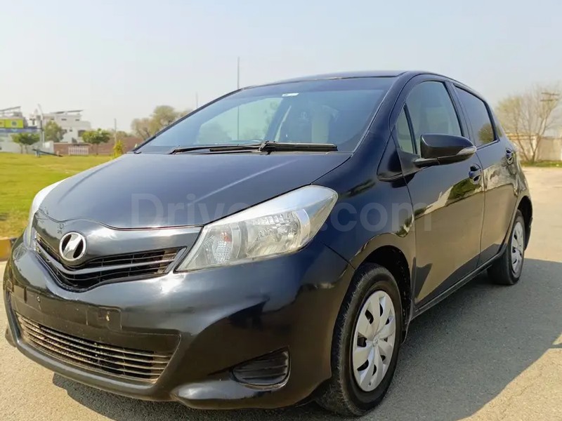 Toyota Vitz 2013