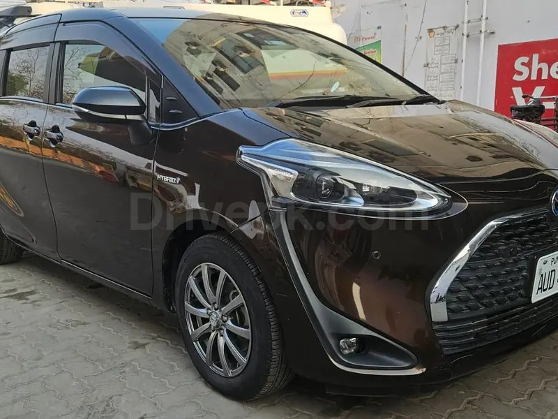 Toyota Sienta 2019