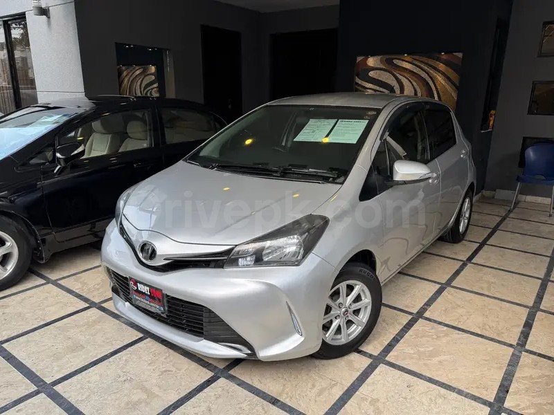 Toyota Vitz 2015