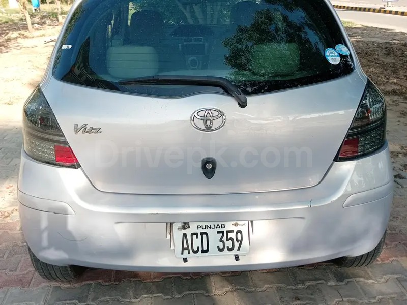 Toyota Vitz 2012