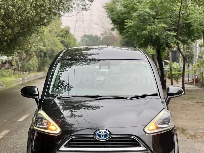 Toyota Sienta 2017
