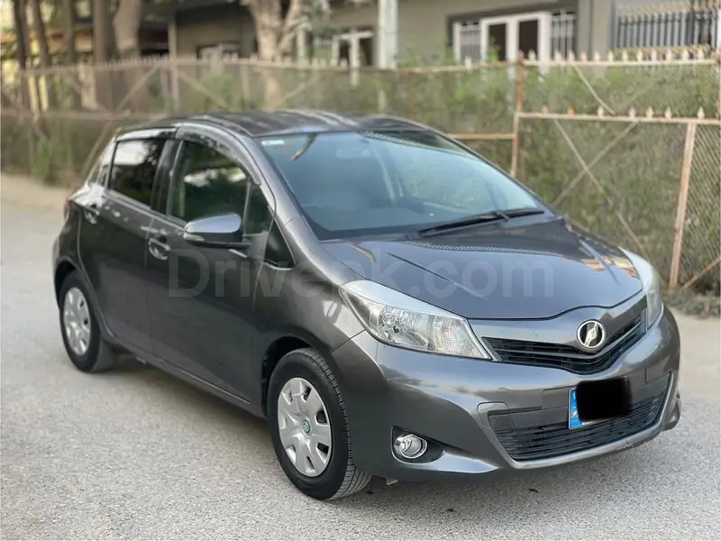 Toyota Vitz 2013
