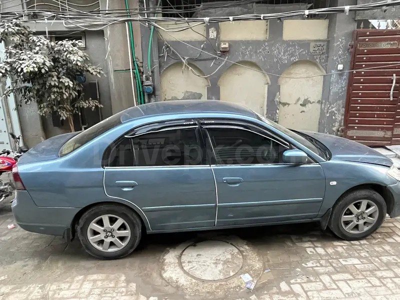 Honda Civic EXi 2005