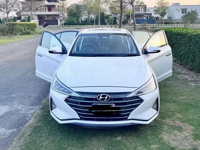 Hyundai Elantra 2022