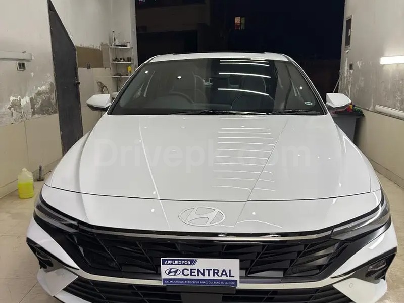 Hyundai Elantra 2025