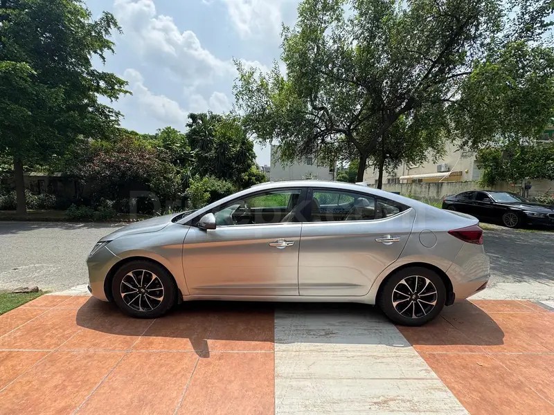 Hyundai Elantra 2021