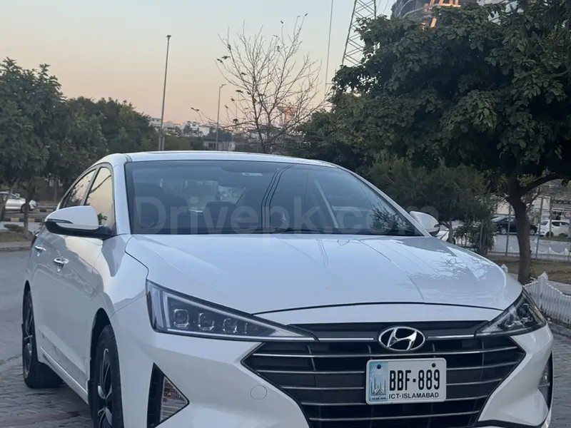 Hyundai Elantra 2022