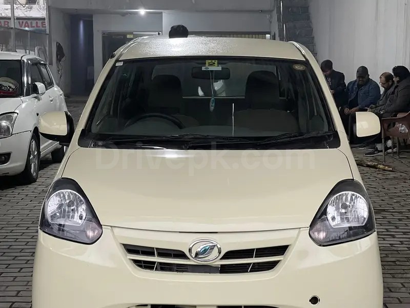 Daihatsu Mira 2012